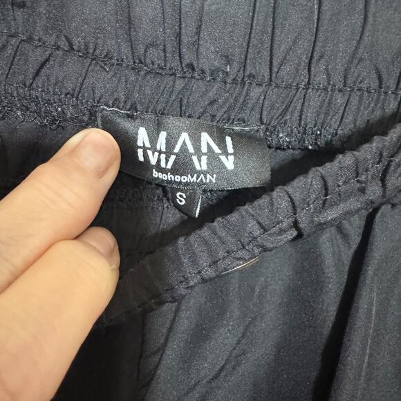 Boohoo Man black Cargo joggers mens Small lightweight pull on parachute combat - Picture 5 of 8